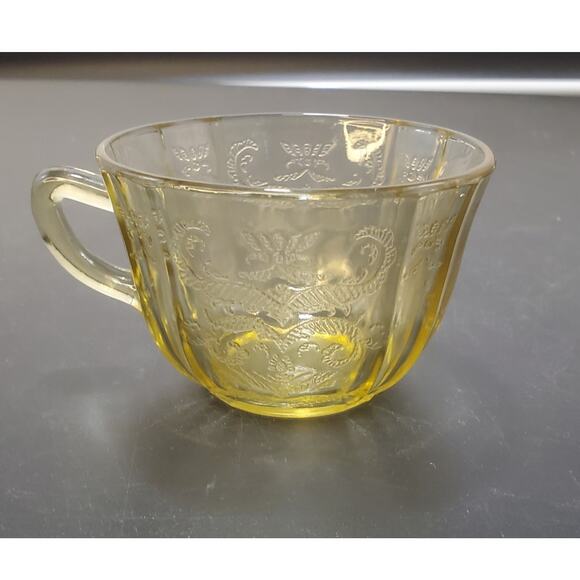 FEDERAL MADRID AMBER YELLOW DEPRESSION  GLASS Cup - Picture 1 of 4
